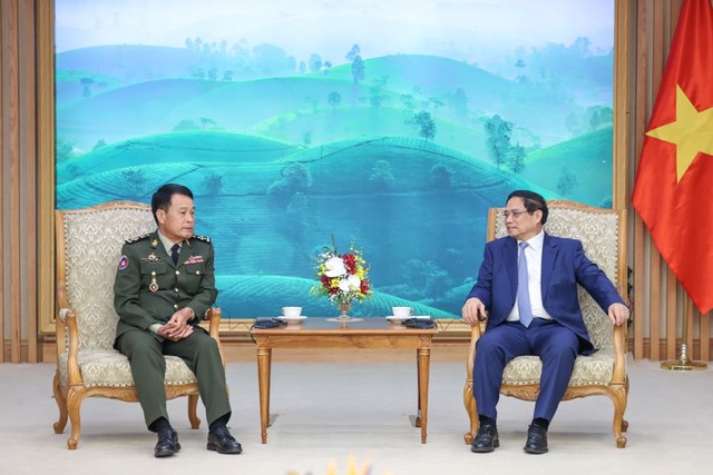 Thủ tướng Phạm Minh Chính tiếp Tổng Tư lệnh Quân đội Hoàng gia Campuchia - Ảnh 2.