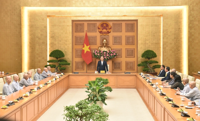 Phó Thủ tướng Trần Lưu Quang tiếp Đoàn đại biểu Ni giới Giáo hội Phật giáo Việt Nam - Ảnh 2.