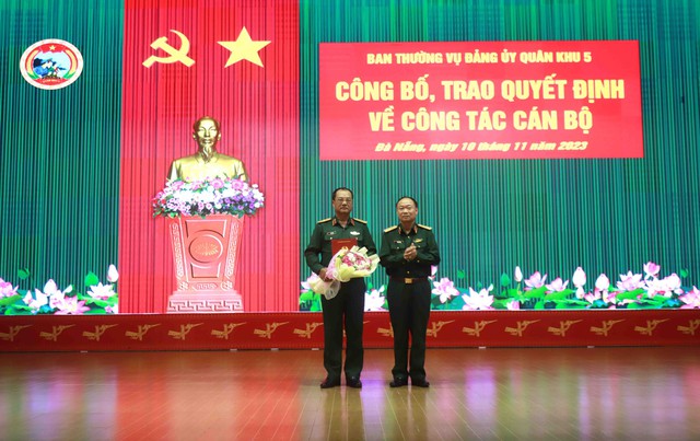 Bổ nhiệm lại Thiếu tướng Cao Phi Hùng giữ chức Phó Tư lệnh Quân khu 5 - Ảnh 1. Bổ nhiệm lại Thiếu tướng Cao Phi Hùng giữ chức Phó Tư lệnh Quân khu 5 - Ảnh 1.