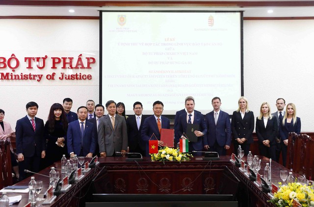 Bộ trưởng Bộ Tư pháp Việt Nam và Hungary ký Ý định thư về đào tạo cán bộ tư pháp- Ảnh 3.