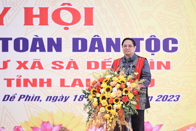 Thủ tướng chung vui Ngày hội đại đoàn kết cùng đồng bào các dân tộc tỉnh Lai Châu- Ảnh 9.