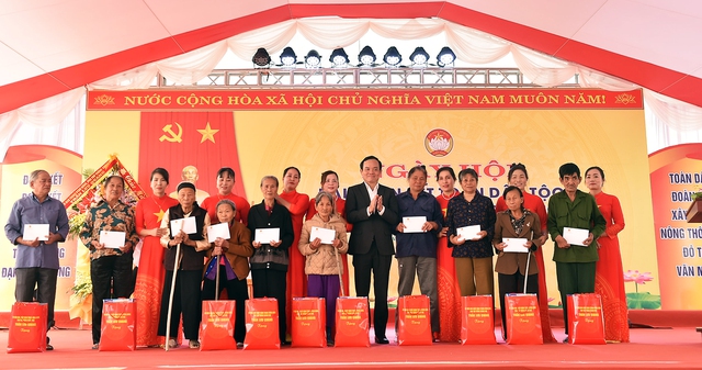Phó Thủ tướng Trần Lưu Quang dự Ngày hội Đại đoàn kết toàn dân tộc tại Thanh Hóa- Ảnh 4.