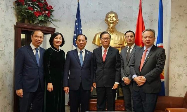 Bộ trưởng Ngoại giao làm việc với đại diện các cơ quan Ngoại giao Việt Nam tại Hoa Kỳ- Ảnh 1.