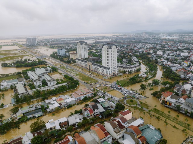 Thừa Thiên Huế cảnh báo tái diễn đợt mưa lớn, ngập lụt diện rộng- Ảnh 1. Thừa Thiên Huế cảnh báo tái diễn đợt mưa lớn, ngập lụt diện rộng- Ảnh 1.