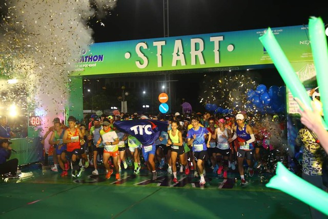  6.000 vận động viên tham gia Giải chạy Bepharco Bến Tre Marathon 2023 - Ảnh 1.