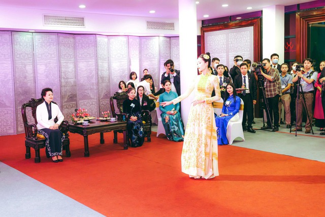 Hai Phu nhân Tổng Bí thư Việt Nam, Trung Quốc cùng thưởng thức nghệ thuật truyền thống Việt Nam- Ảnh 8.