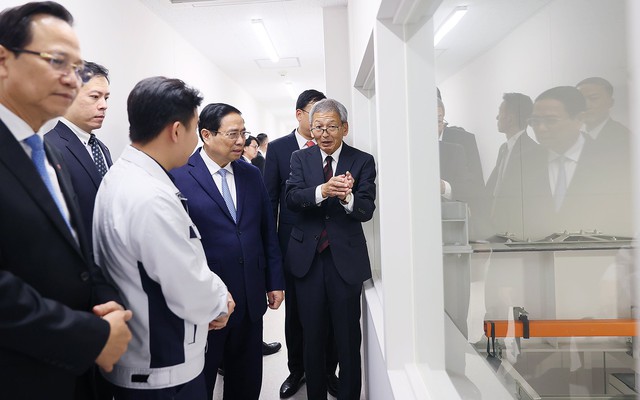 Thủ tướng Phạm Minh Chính thăm doanh nghiệp tiêu biểu của Nhật Bản và động viên công nhân Việt Nam- Ảnh 2.
