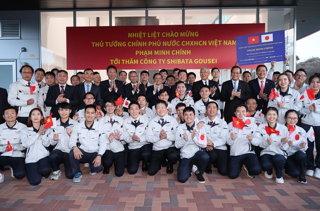 Thủ tướng Phạm Minh Chính thăm doanh nghiệp tiêu biểu của Nhật Bản và động viên công nhân Việt Nam- Ảnh 6.