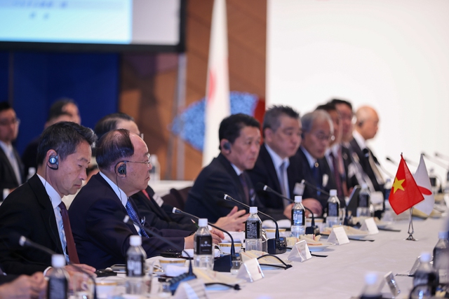Thủ tướng tọa đàm với các tập đoàn hàng đầu Nhật Bản: Việt Nam là nơi an toàn trong cơn bão- Ảnh 4.