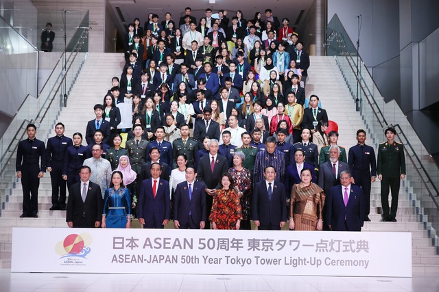 Chùm ảnh: Thủ tướng Phạm Minh Chính dự Lễ thắp đèn kỷ niệm 50 năm quan hệ ASEAN-Nhật Bản- Ảnh 2.