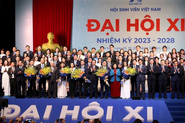 Chủ tịch nước nhắn nhủ sinh viên Việt Nam, nhân tố quyết định thịnh, suy của quốc gia trong tương lai- Ảnh 1.