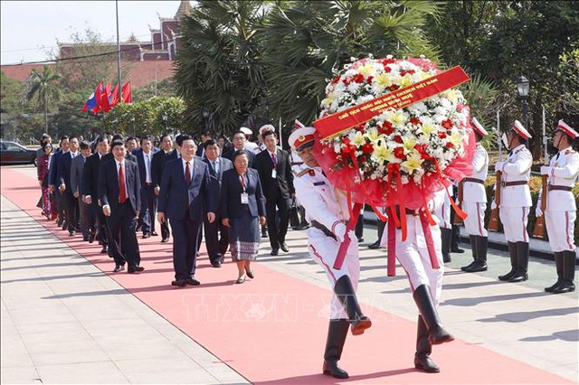 Chủ tịch Quốc hội Vương Đình Huệ hội đàm với Chủ tịch Quốc hội Lào Saysomphone Phomvihane- Ảnh 5.