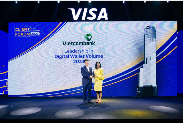 Vietcombank được vinh danh 12 hạng mục giải thưởng quan trọng trong hoạt động thẻ năm 2023- Ảnh 1.