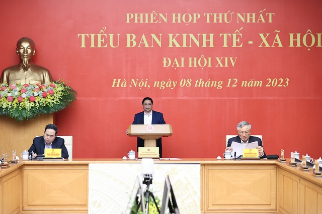Thủ tướng Phạm Minh Chính chủ trì phiên họp Tiểu ban Kinh tế-Xã hội Đại hội XIV- Ảnh 2.