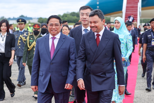 Thủ tướng Phạm Minh Chính bắt đầu chuyến thăm chính thức Brunei Darussalam - Ảnh 2. Thủ tướng Phạm Minh Chính bắt đầu chuyến thăm chính thức Brunei Darussalam - Ảnh 2.