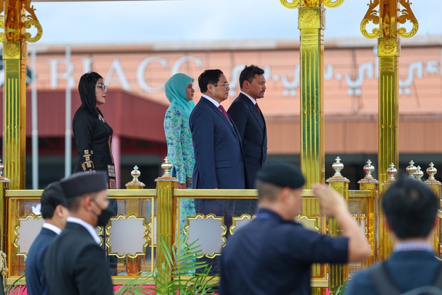 Thủ tướng Phạm Minh Chính bắt đầu chuyến thăm chính thức Brunei Darussalam - Ảnh 6. Thủ tướng Phạm Minh Chính bắt đầu chuyến thăm chính thức Brunei Darussalam - Ảnh 6.