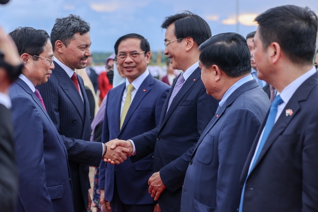 Thủ tướng Phạm Minh Chính bắt đầu chuyến thăm chính thức Brunei Darussalam - Ảnh 8. Thủ tướng Phạm Minh Chính bắt đầu chuyến thăm chính thức Brunei Darussalam - Ảnh 8.