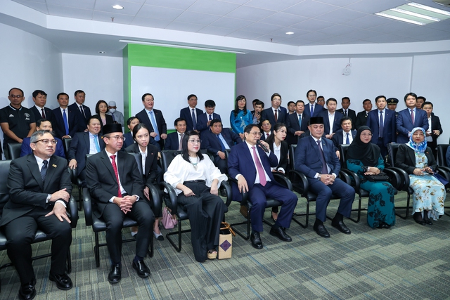 Thủ tướng thăm Đại học Quốc gia và lớp học tiếng Việt tại Brunei - Ảnh 7.