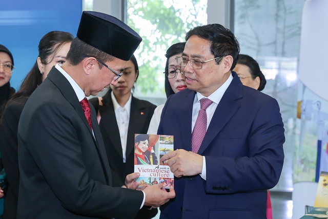 Thủ tướng thăm Đại học Quốc gia và lớp học tiếng Việt tại Brunei - Ảnh 8.