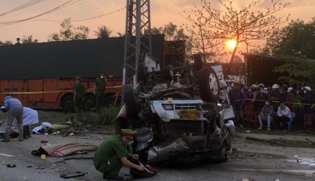 QUẢNG NAM: Tai nạn giao thông thảm khốc, 8 người tử vong - Ảnh 2.