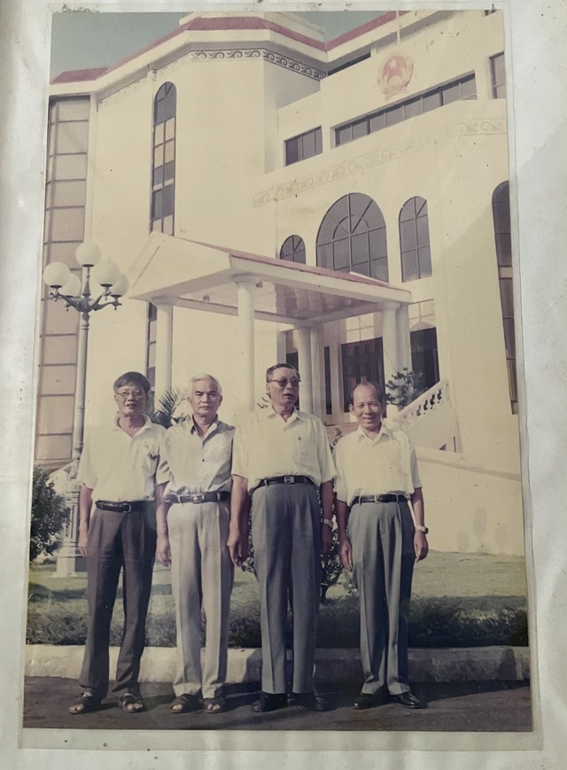 Những câu chuyện về Trung tướng Đồng Sỹ Nguyên - vị tướng của lòng dân - Ảnh 1. Những câu chuyện về Trung tướng Đồng Sỹ Nguyên - vị tướng của lòng dân - Ảnh 1.