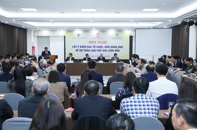 Phó Thủ tướng Trần Hồng Hà dự Hội nghị lấy ý kiến về Luật Đất đai (sửa đổi) - Ảnh 3.