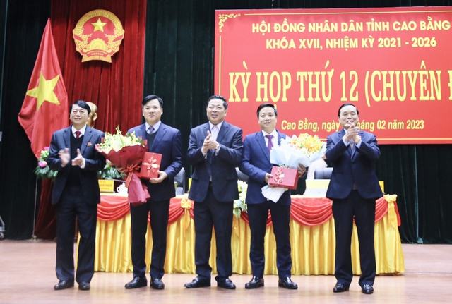 Phê chuẩn Phó Chủ tịch UBND tỉnh Cao Bằng  - Ảnh 1.