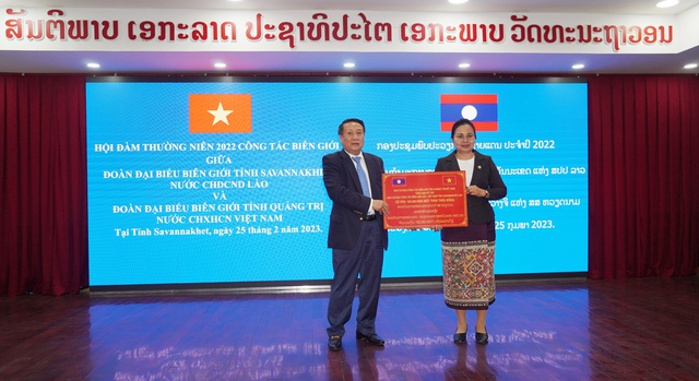 Hai tỉnh Quảng Trị - Savannakhet hội đàm công tác biên giới - Ảnh 2.
