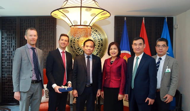 Phó Thủ tướng Trần Lưu Quang tiếp Phó Chủ tịch Tập đoàn LEGO - Ảnh 1.