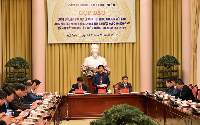 Phó Chủ nhiệm Văn phòng Chủ tịch nước Phạm Thanh Hà chủ trì họp báo - Ảnh VGP/Nguyễn Đức 