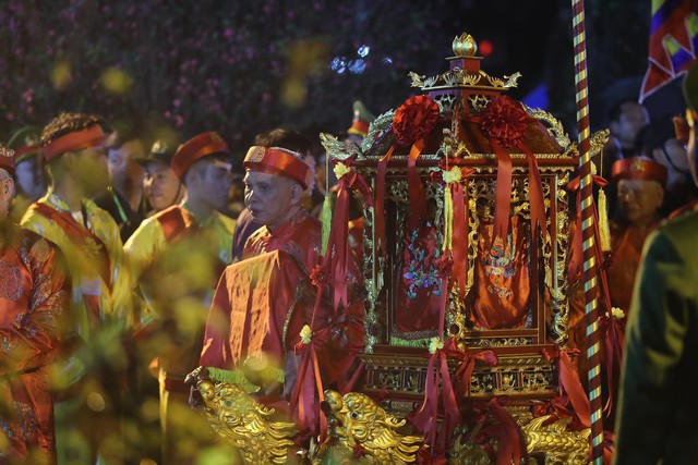 Lễ hội khai ấn đền Trần: Linh thiêng, trang trọng, đảm bảo an ninh - Ảnh 2.