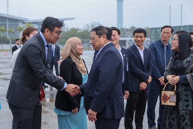 Thủ tướng lên đường thăm chính thức Cộng hòa Singapore và Brunei Darussalam - Ảnh 2.