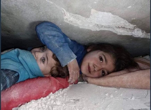 Động đất tại Thổ Nhĩ Kỳ, Syria: Điều kỳ diệu từ tình người - Ảnh 2.