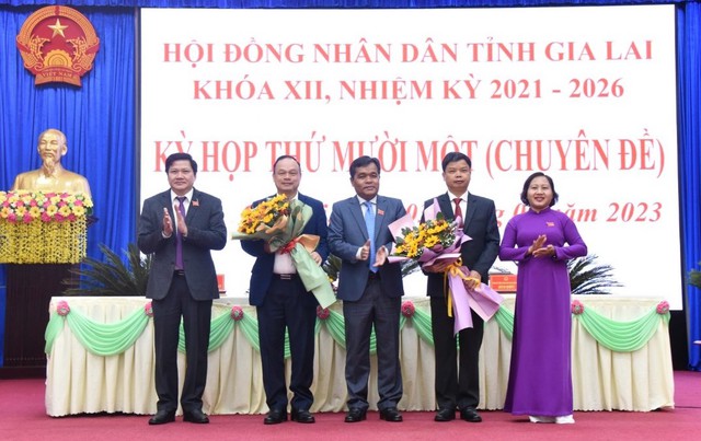 Phê chuẩn 2 Phó Chủ tịch UBND tỉnh Gia Lai - Ảnh 1. Phê chuẩn 2 Phó Chủ tịch UBND tỉnh Gia Lai - Ảnh 1.