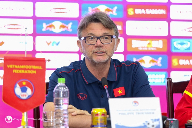 HLV Philippe Troussier: Ưu tiên cho U23 Việt Nam để hướng tới SEA Games 32 - Ảnh 1. HLV Philippe Troussier: Ưu tiên cho U23 Việt Nam để hướng tới SEA Games 32 - Ảnh 1.