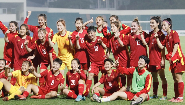 Đội tuyển nữ U20 Việt Nam vượt qua thử thách đầu tiên - Ảnh 1.