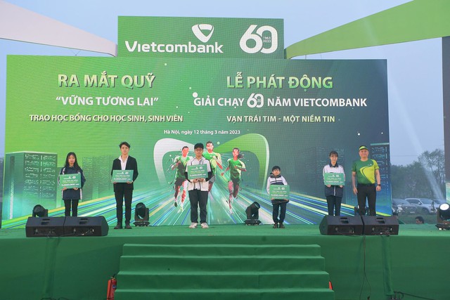 Vietcombank tổ chức Giải chạy 60 năm “Vạn trái tim - Một niềm tin” - Ảnh 2.