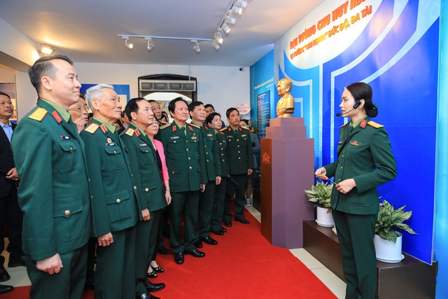 Triển lãm về Đại tướng Chu Huy Mân - Vị tướng 'Hai Mạnh' đức độ, đa tài - Ảnh 2.