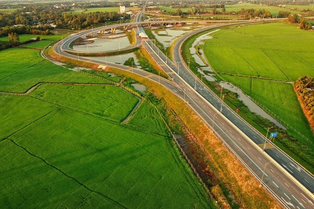 Ưu tiên vật liệu để đẩy nhanh tiến độ các dự án giao thông Vùng Đồng bằng sông Cửu Long - Ảnh 1.