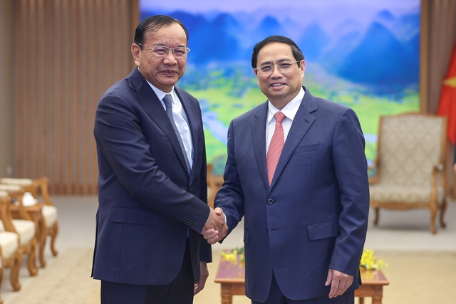 Thủ tướng Chính phủ Phạm Minh Chính tiếp Phó Thủ tướng, Bộ trưởng Bộ Ngoại giao và Hợp tác quốc tế Campuchia Prak Sokhonn - Ảnh 1.