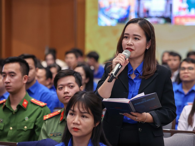 TỔNG THUẬT Hội nghị Thủ tướng đối thoại với thanh niên: Các phong trào cần gắn kết lợi ích của thanh niên với lợi ích quốc gia - Ảnh 1.