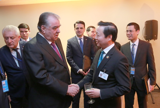 Phó Thủ tướng Trần Hồng Hà gặp Tổng thống Tajikistan và lãnh đạo FAO, UNFPA - Ảnh 1.