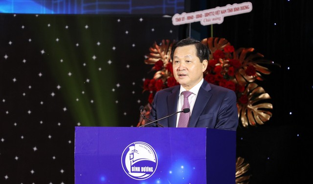 Chuyển đổi mô hình phát triển, tiến lên phân khúc cao hơn trong chuỗi giá trị công nghiệp - Ảnh 1. Chuyển đổi mô hình phát triển, tiến lên phân khúc cao hơn trong chuỗi giá trị công nghiệp - Ảnh 1.