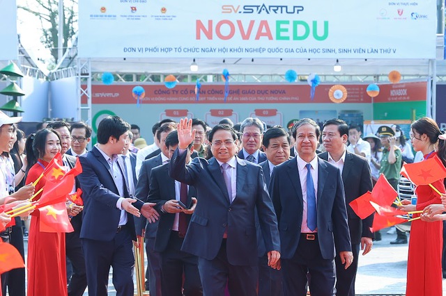 Chùm ảnh: Thủ tướng dự lễ khai mạc Ngày hội khởi nghiệp quốc gia của học sinh, sinh viên - Ảnh 1.