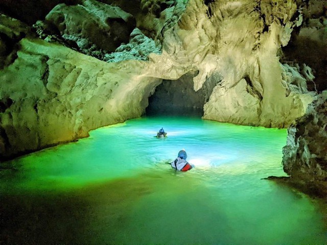Phát hiện hơn 3 km hang động tuyệt đẹp, còn nguyên sơ ở Quảng Bình - Ảnh 2.