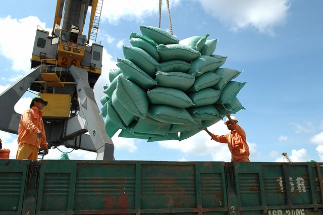 Bộ Công Thương: Khuyến cáo DN xuất khẩu gạo phòng ngừa rủi ro về giá cả - Ảnh 1.