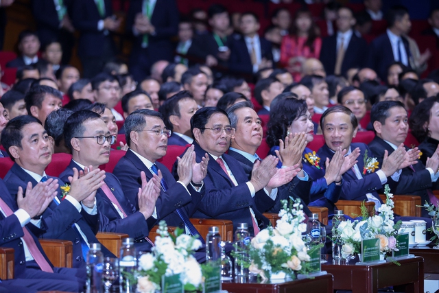 Thủ tướng Phạm Minh Chính: 6 nhiệm vụ trọng tâm của toàn ngành ngân hàng - Ảnh 4.