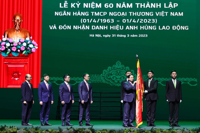 Thủ tướng Phạm Minh Chính: 6 nhiệm vụ trọng tâm của toàn ngành ngân hàng - Ảnh 2.
