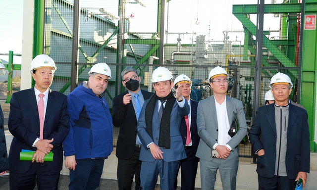 Phó Thủ tướng Trần Lưu Quang thăm nhà máy hydro xanh lớn nhất châu Âu - Ảnh 2.