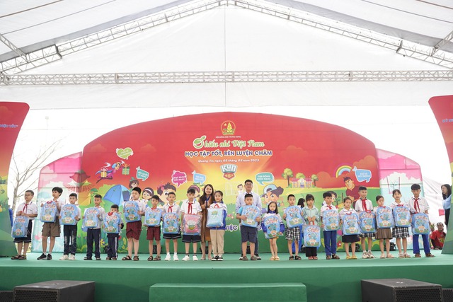 Quảng Trị: 1.500 thiếu nhi tham gia hưởng ứng bảo vệ môi trường - Ảnh 2. Quảng Trị: 1.500 thiếu nhi tham gia hưởng ứng bảo vệ môi trường - Ảnh 2.